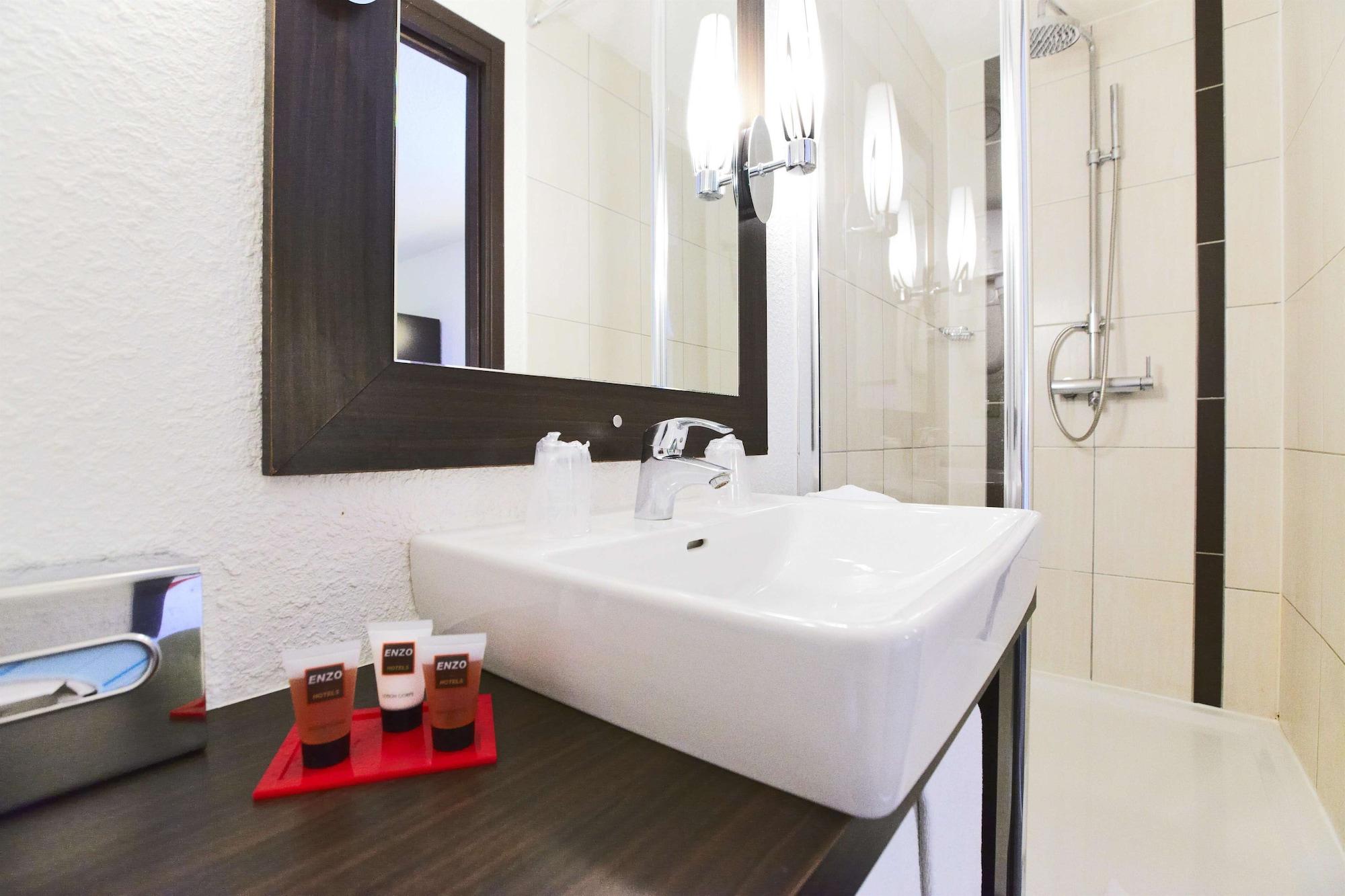 Enzo Hotels Reims Tinqueux By Kyriad Direct Eksteriør bilde
