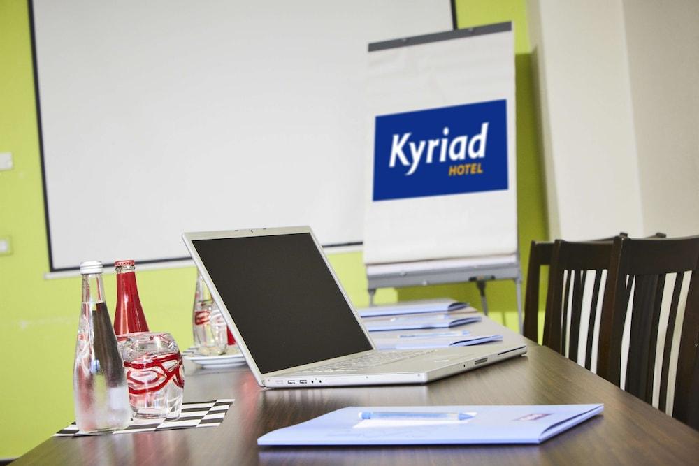 Enzo Hotels Reims Tinqueux By Kyriad Direct Eksteriør bilde