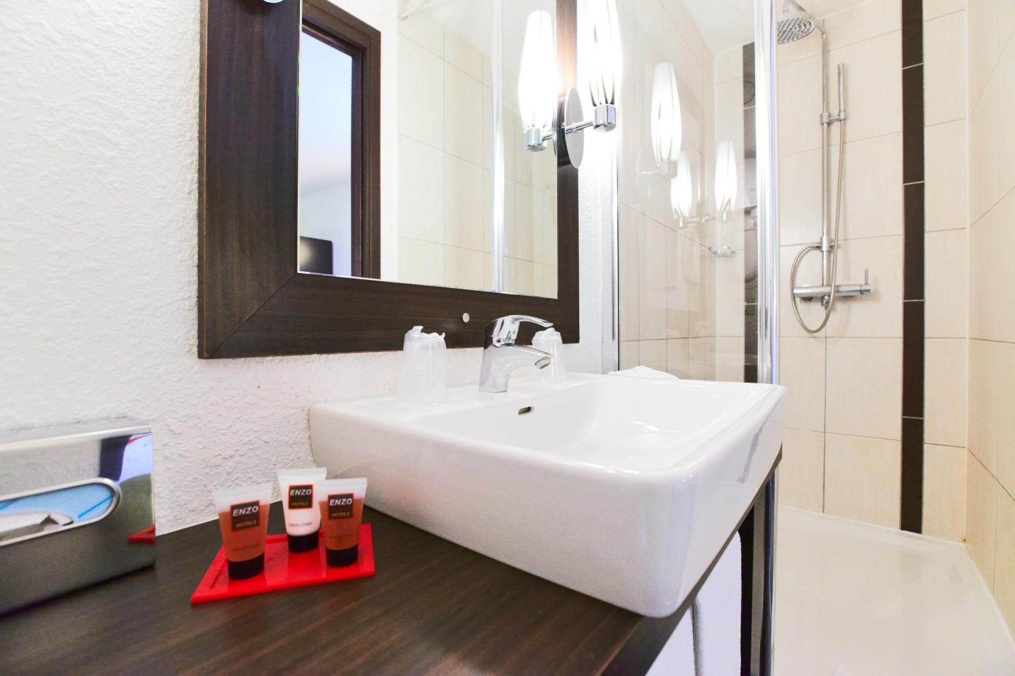 Enzo Hotels Reims Tinqueux By Kyriad Direct Eksteriør bilde