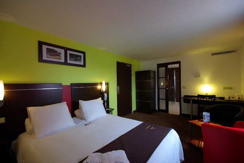 Enzo Hotels Reims Tinqueux By Kyriad Direct Eksteriør bilde
