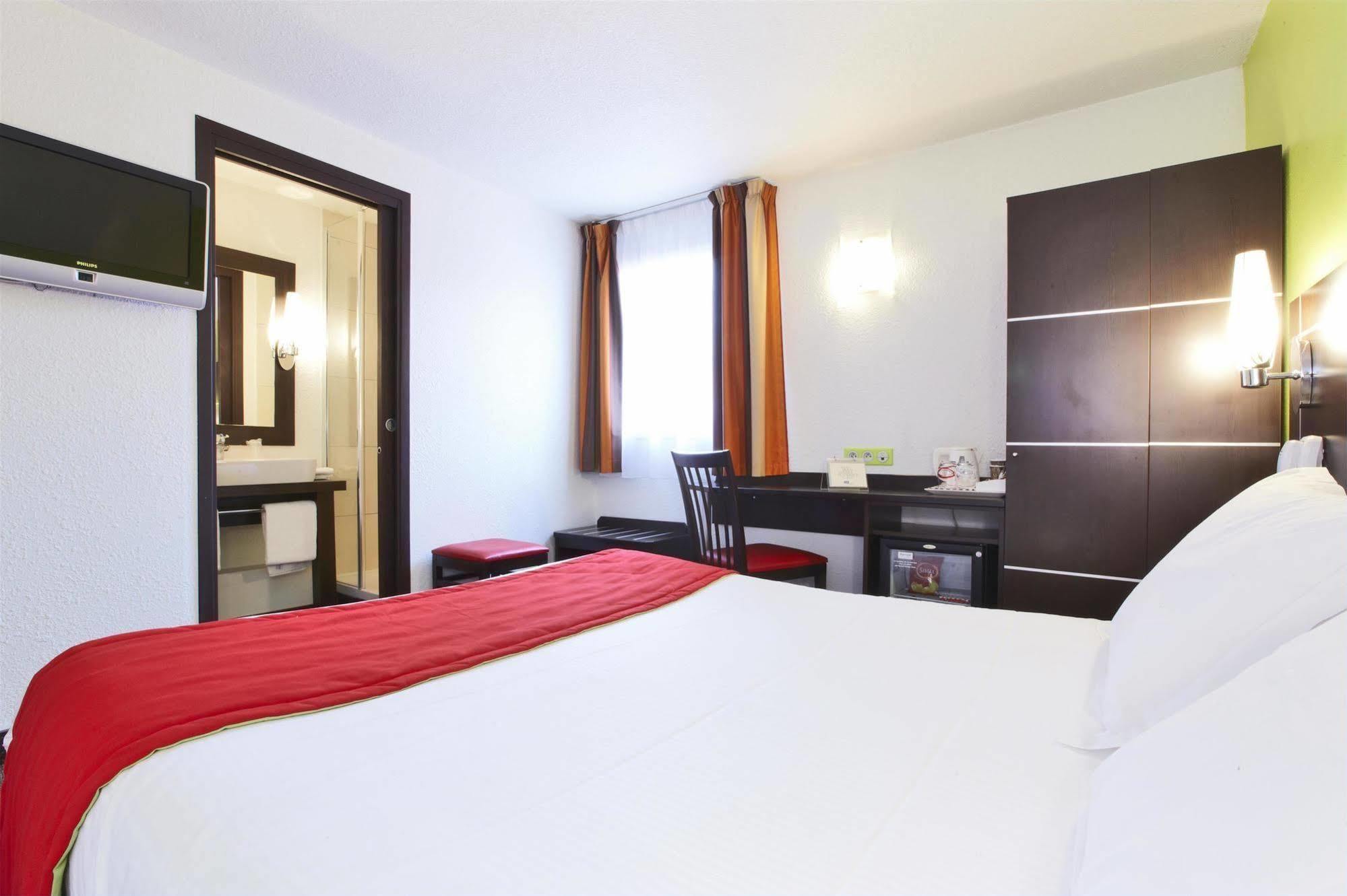 Enzo Hotels Reims Tinqueux By Kyriad Direct Eksteriør bilde
